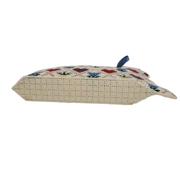 Handmade 3 D Kitty Cat Needlepoint Kitty With Hearts, Flowers On Plastic Canvas - Picture 6 of 11